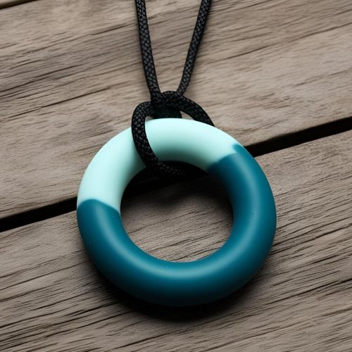 Blue two tone chewy pendant necklace